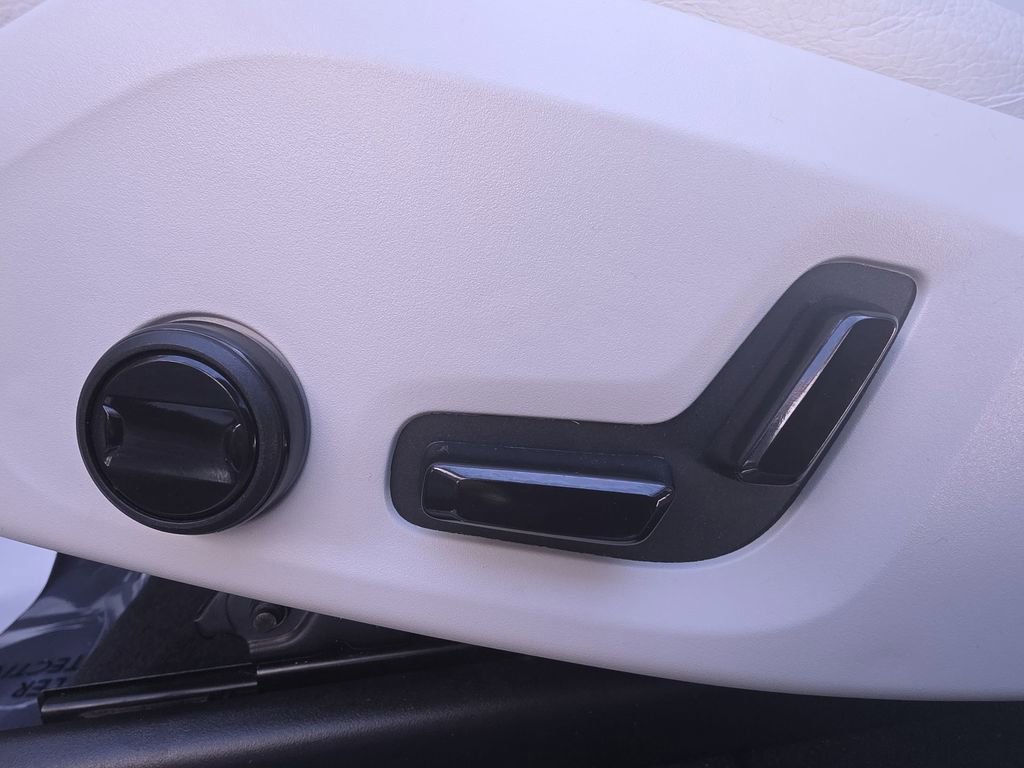 Used 2023 Volvo XC60 B5 Core w/ Climate Package image 31