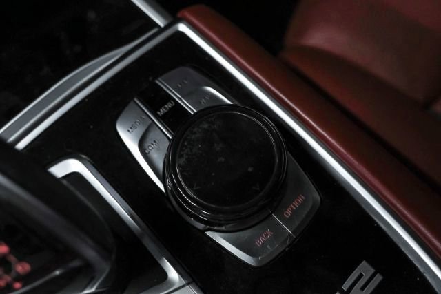 Used 2018 BMW M760i xDrive image 33