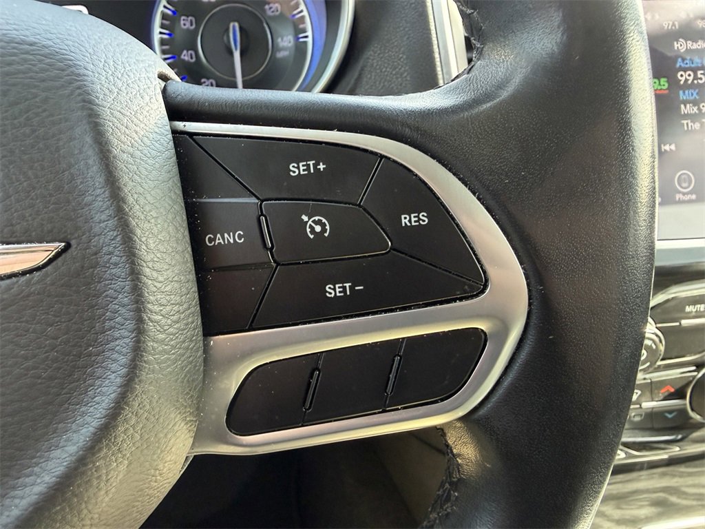 Used 2022 Chrysler 300 Touring w/ Sport Appearance Package image 26