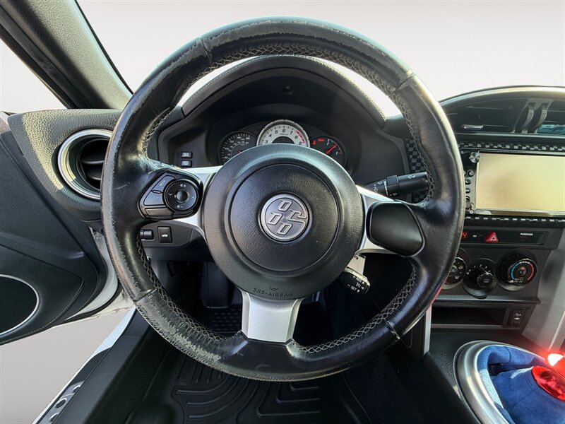 Used 2017 Toyota 86 RWD image 13
