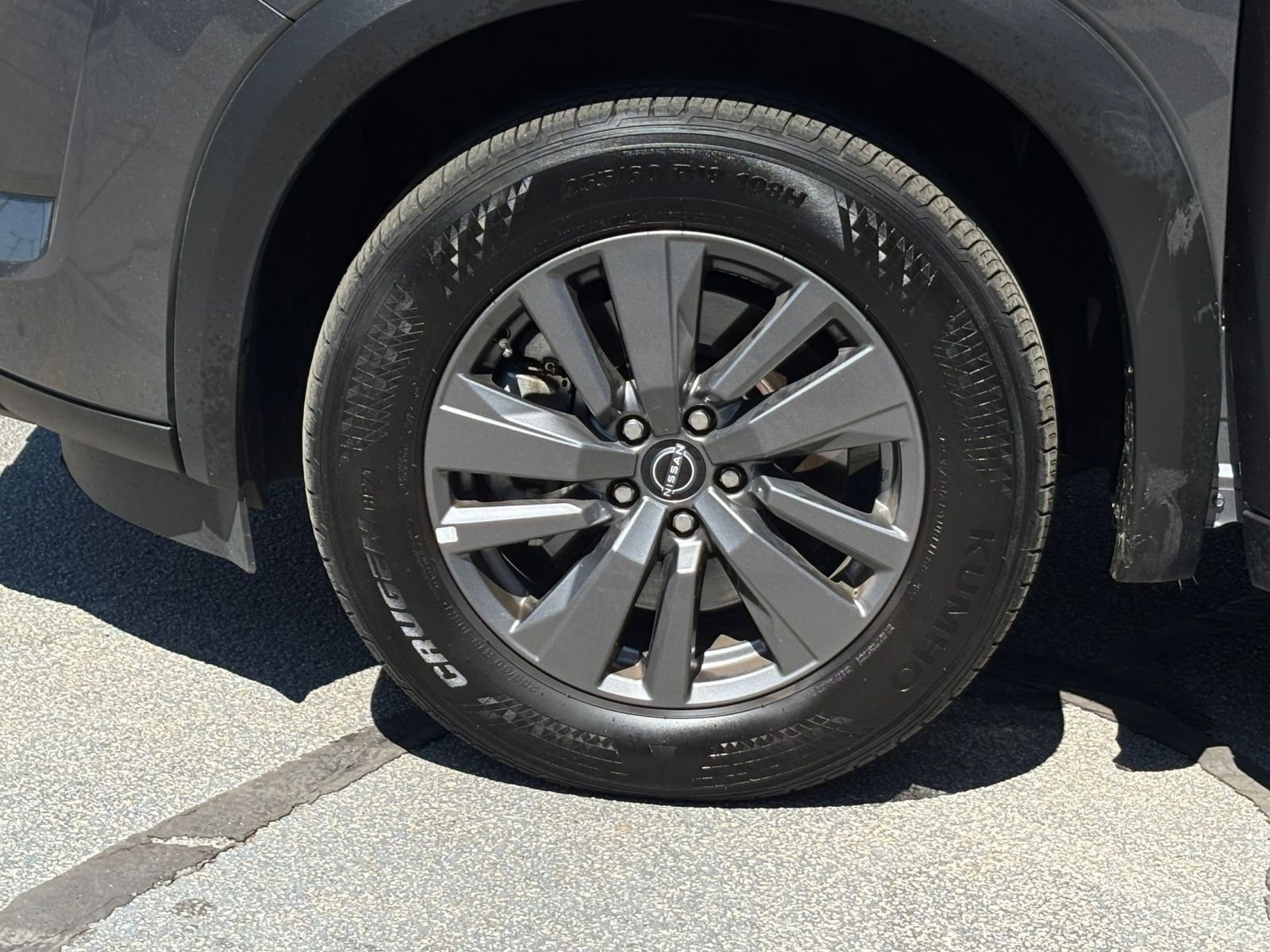 Used 2025 Nissan Pathfinder SV image 33