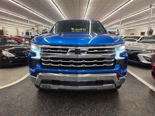 Used 2022 Chevrolet Silverado 1500 LTZ w/ Technology Package AWD/4WD image 3