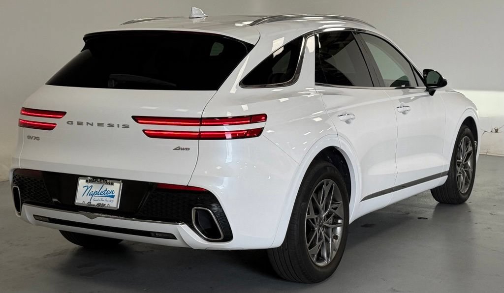 Used 2023 Genesis GV70 2.5T w/ Select Package AWD/4WD image 3