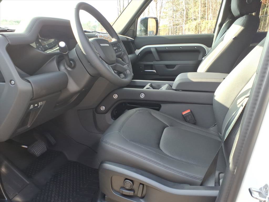 New 2026 Land Rover Defender 110 X-Dynamic SE image 17