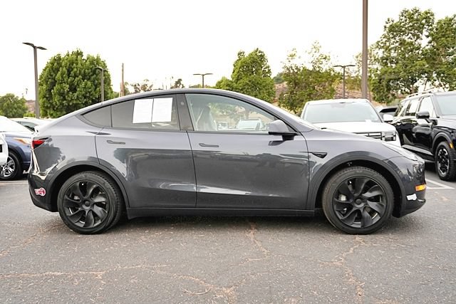 Used 2024 Tesla Model Y Long Range AWD/4WD image 8