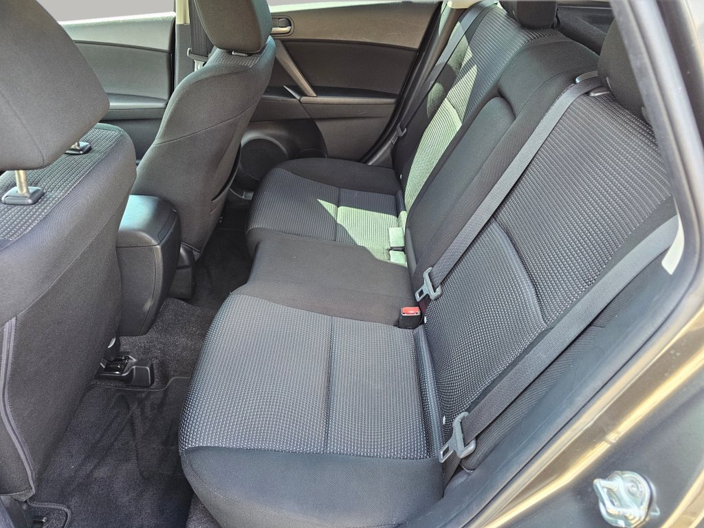 Used 2013 MAZDA MAZDA3 i Touring image 21