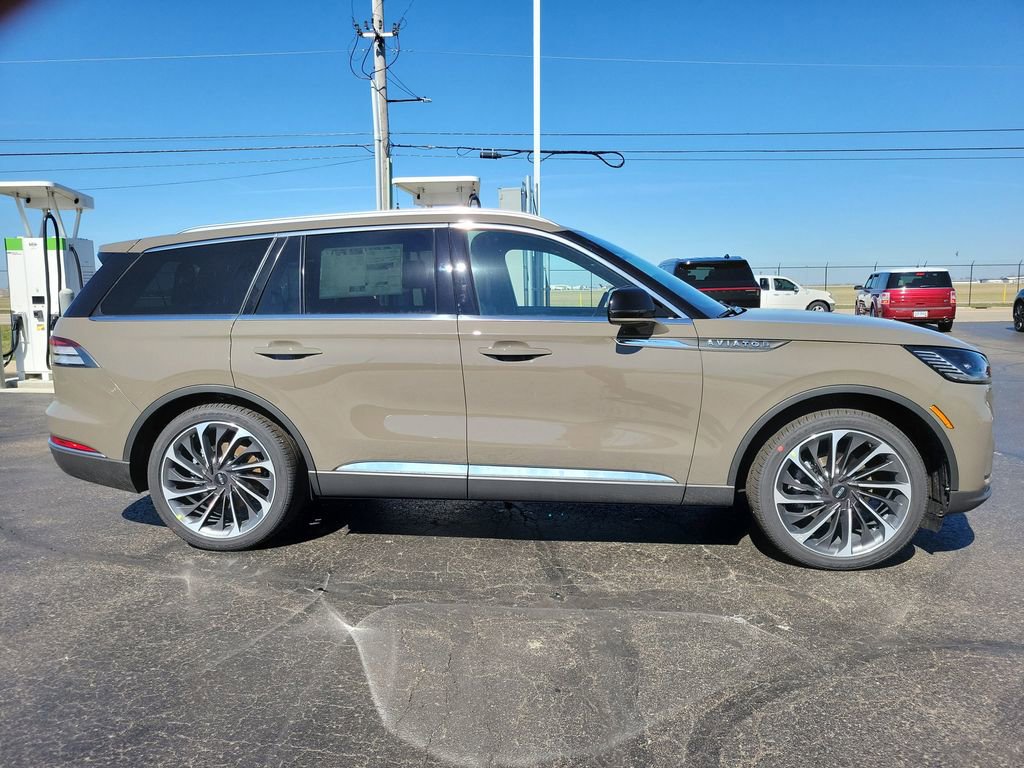 New 2026 Lincoln Aviator Reserve image 3