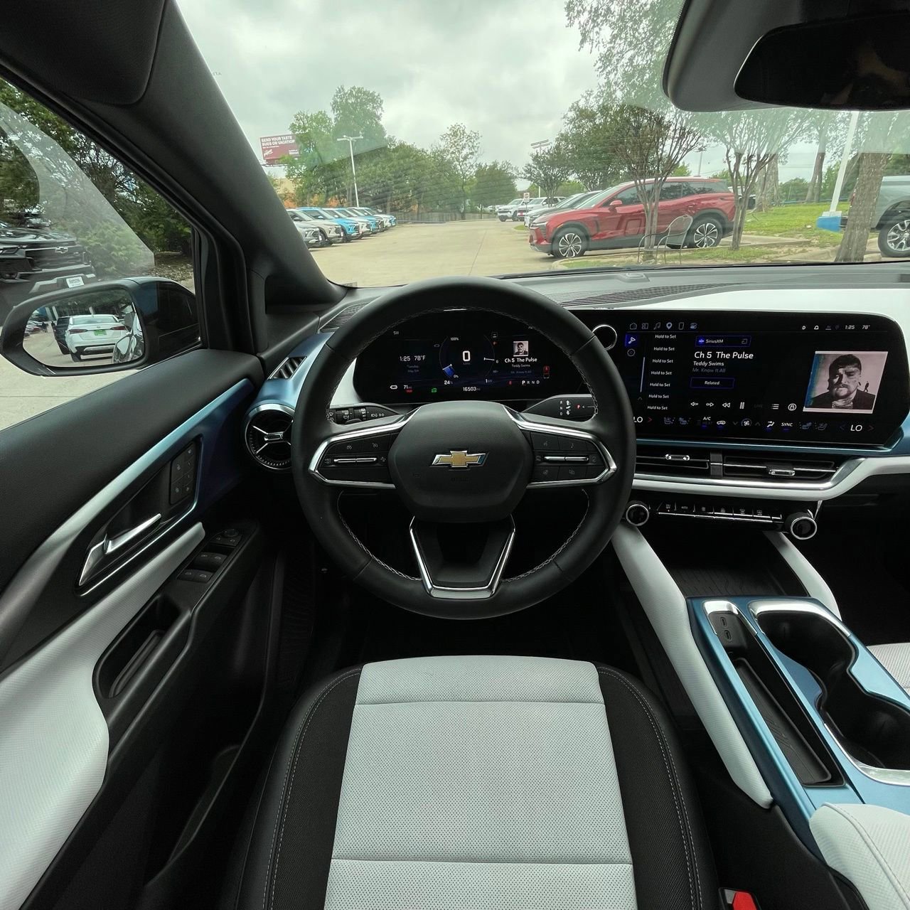 Used 2024 Chevrolet Equinox LS w/ Driver Confidence II Package FWD image 11