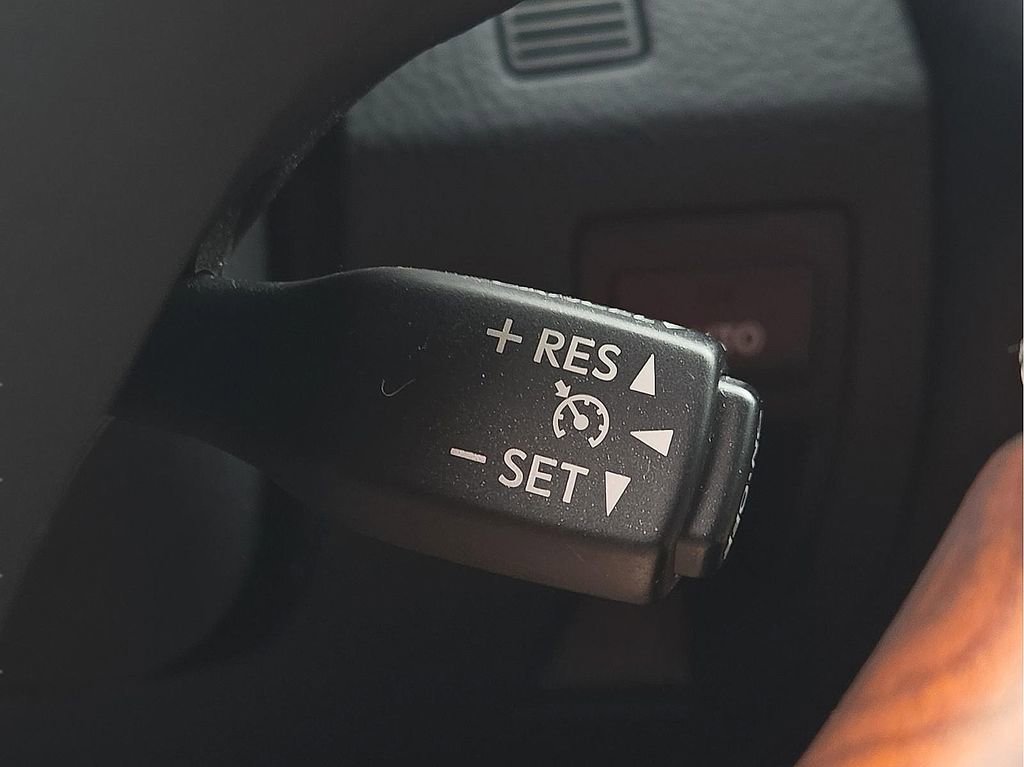 Used 2016 Lexus LS 460 460 w/ Comfort Package image 17