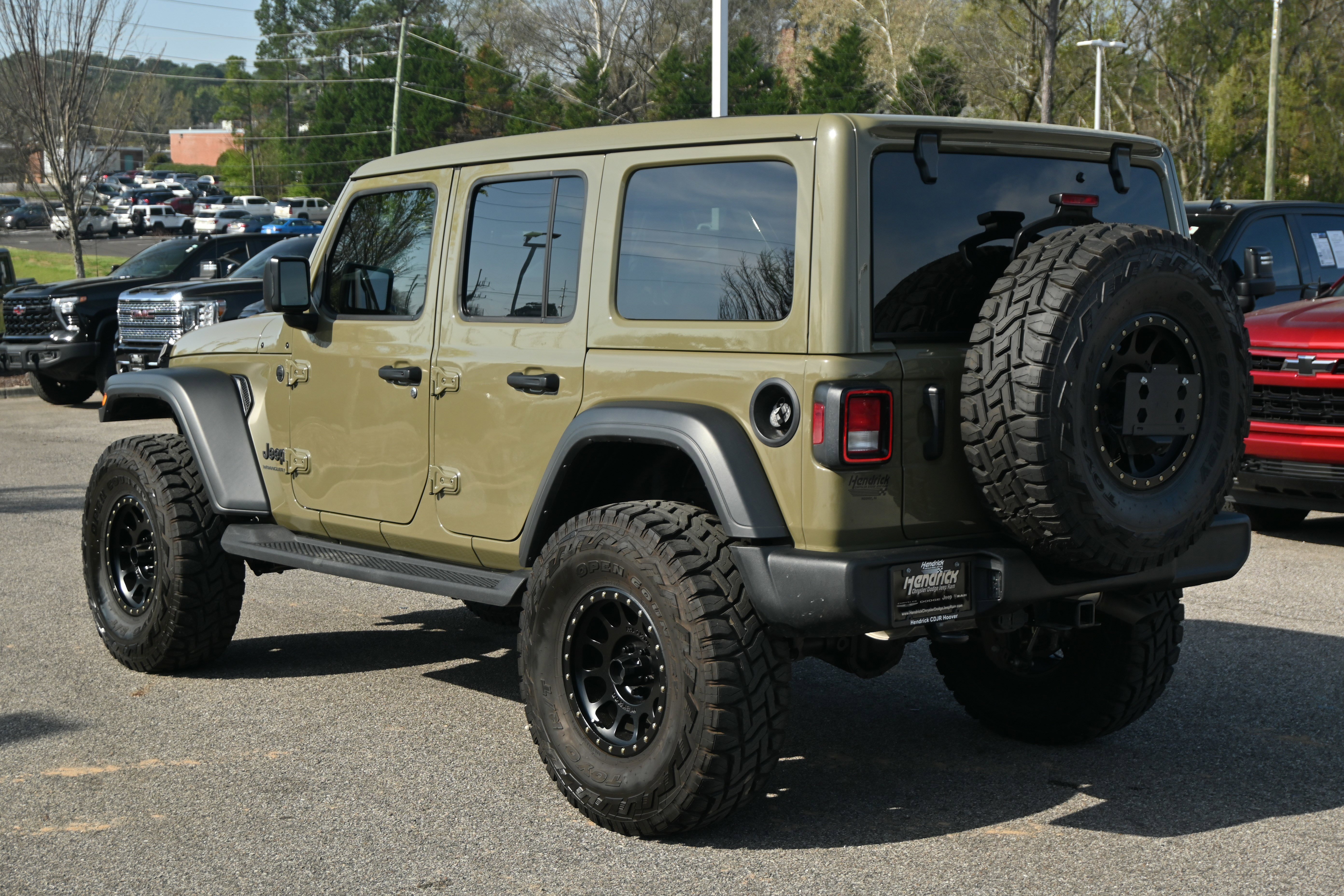 Used 2025 Jeep Wrangler Sport S image 12