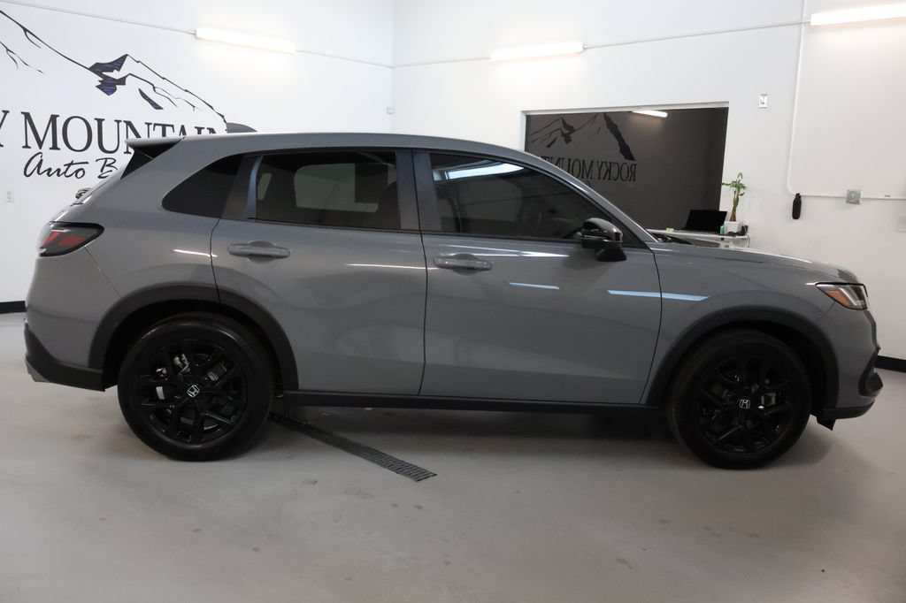 Used 2025 Honda HR-V Sport image 8
