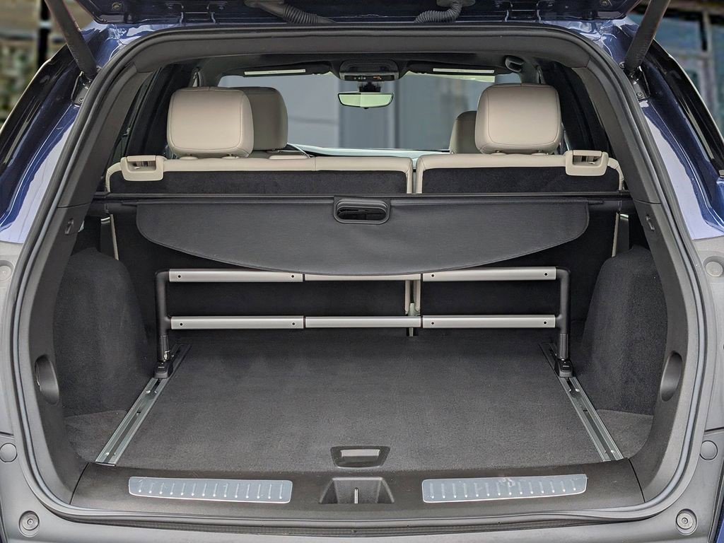 Certified 2025 Cadillac XT5 Sportv w/ Technology Package image 21