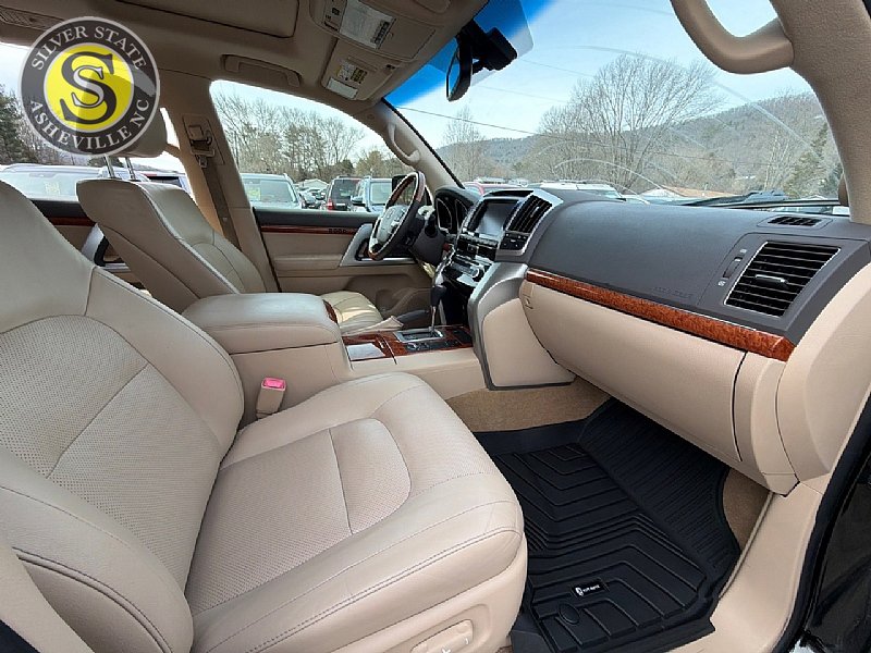 Used 2013 Toyota Land Cruiser AWD/4WD image 20
