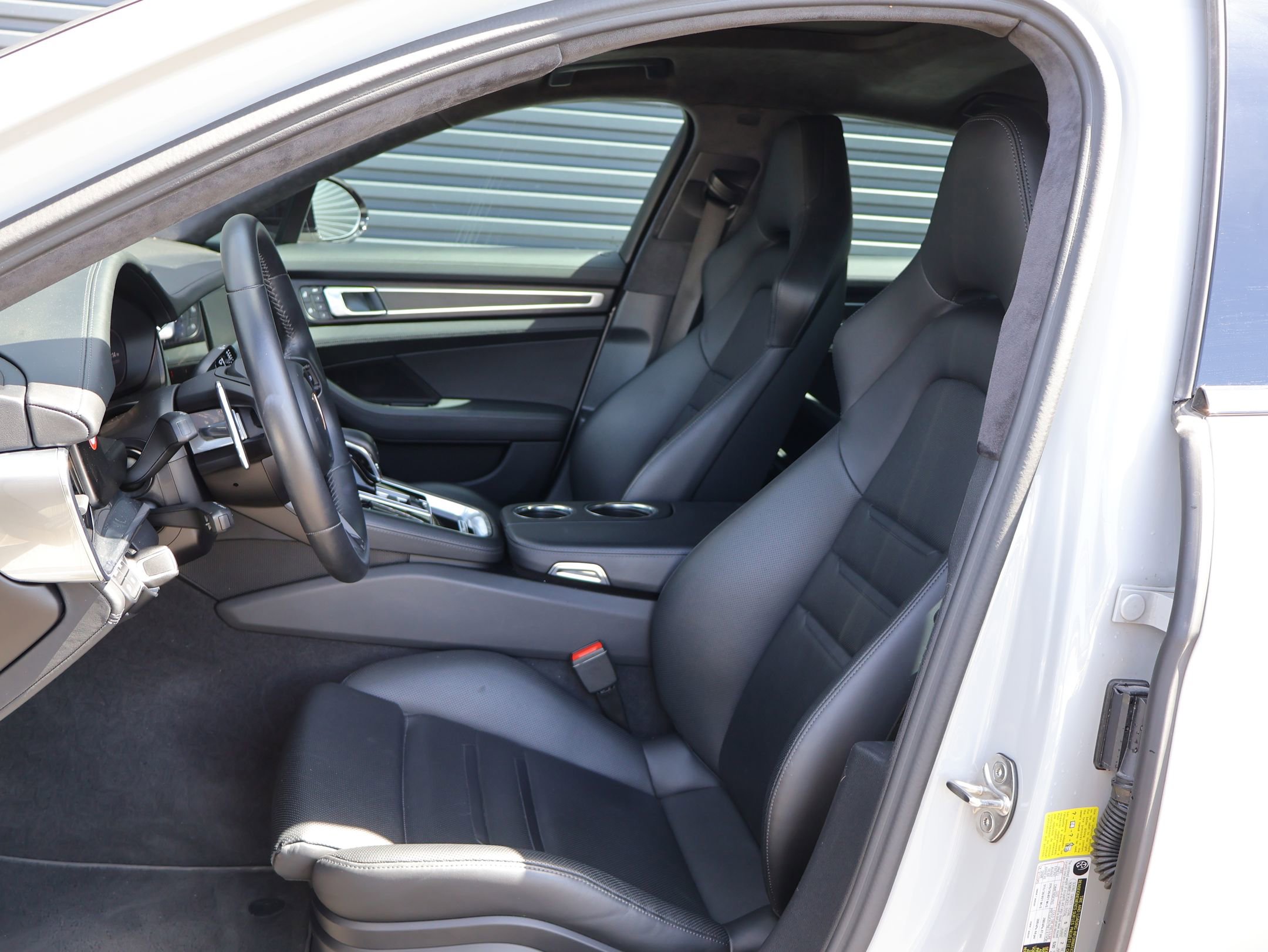 Certified 2023 Porsche Panamera GTS image 5