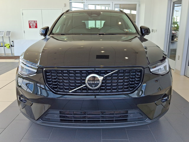 Used 2024 Volvo XC40 B5 Plus w/ Climate Package AWD/4WD video 2