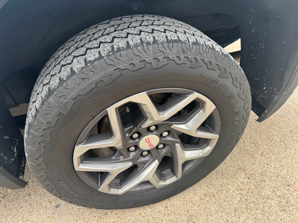 Used 2023 GMC Sierra 1500 SLT w/ SLT Premium Plus Package image 13