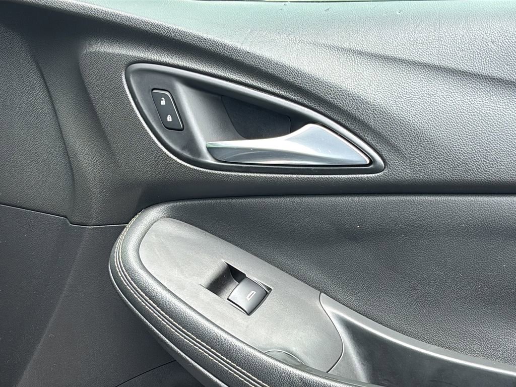 Used 2020 Buick Encore GX Preferred w/ Cold Weather Comfort Package FWD image 34