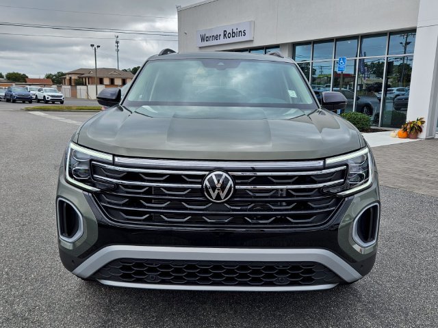 New 2026 Volkswagen Atlas Peak Edition AWD/4WD image 2