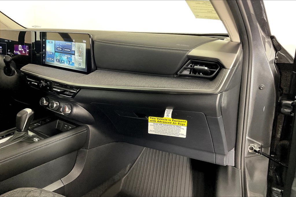 Used 2025 Nissan Kicks SV w/ SV Premium Package AWD/4WD image 21