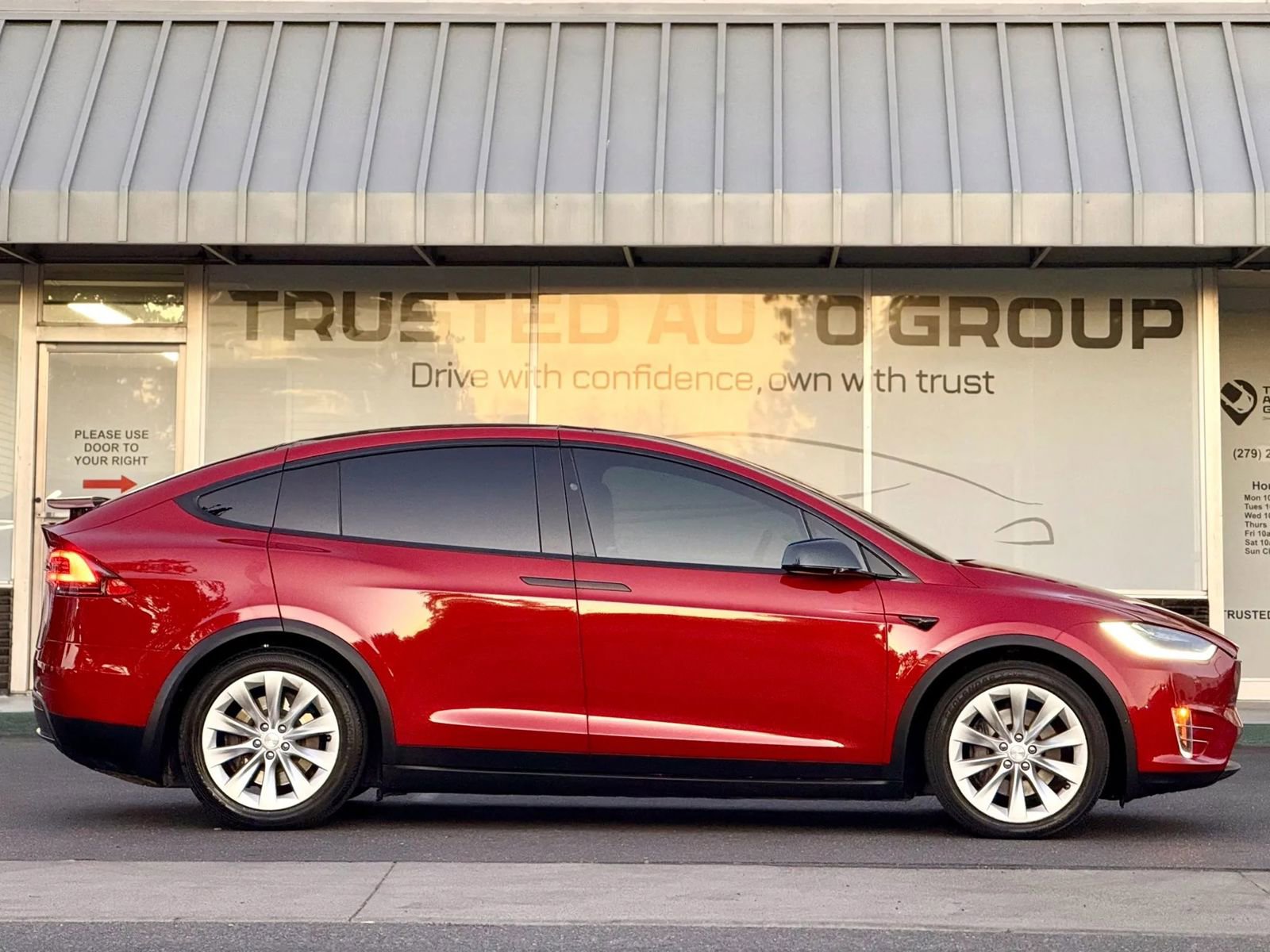 Used 2016 Tesla Model X 75D image 5