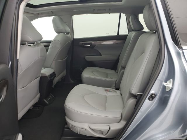 Used 2023 Toyota Highlander Platinum image 14