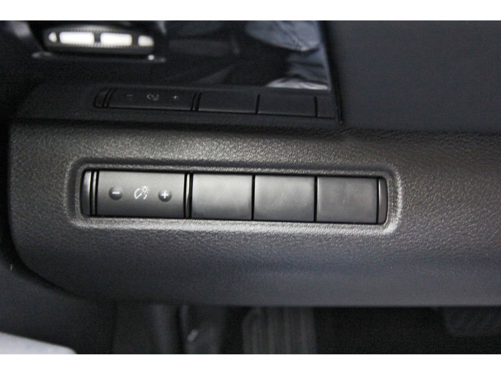 New 2025 Nissan Pathfinder S FWD image 15