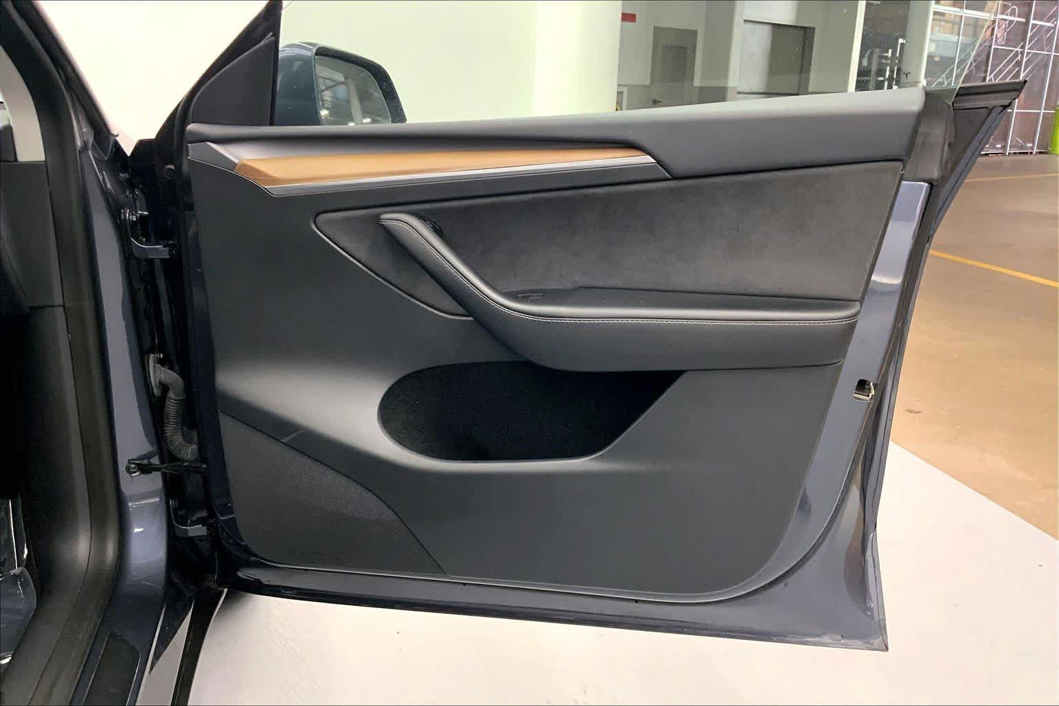 Used 2023 Tesla Model Y Long Range AWD/4WD image 9