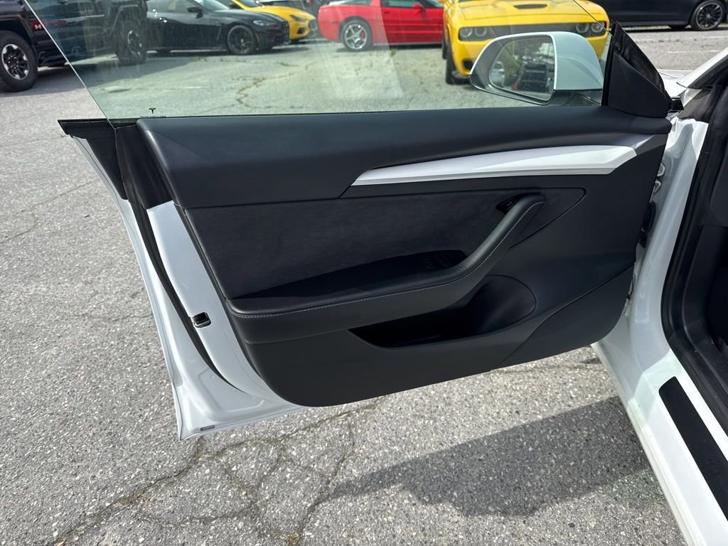 Used 2021 Tesla Model 3 Standard Range Plus image 28