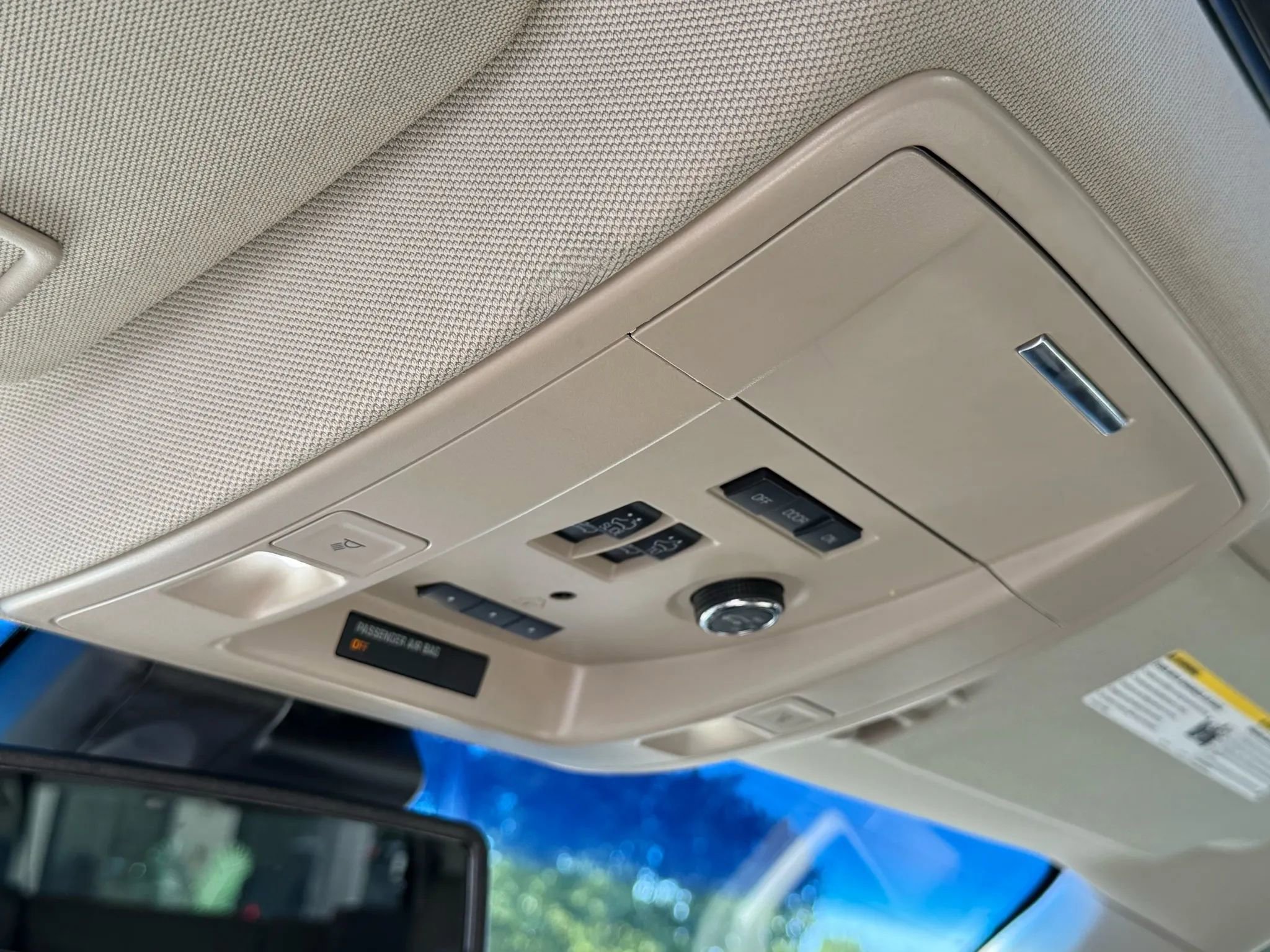 Used 2017 Chevrolet Suburban Premier image 24