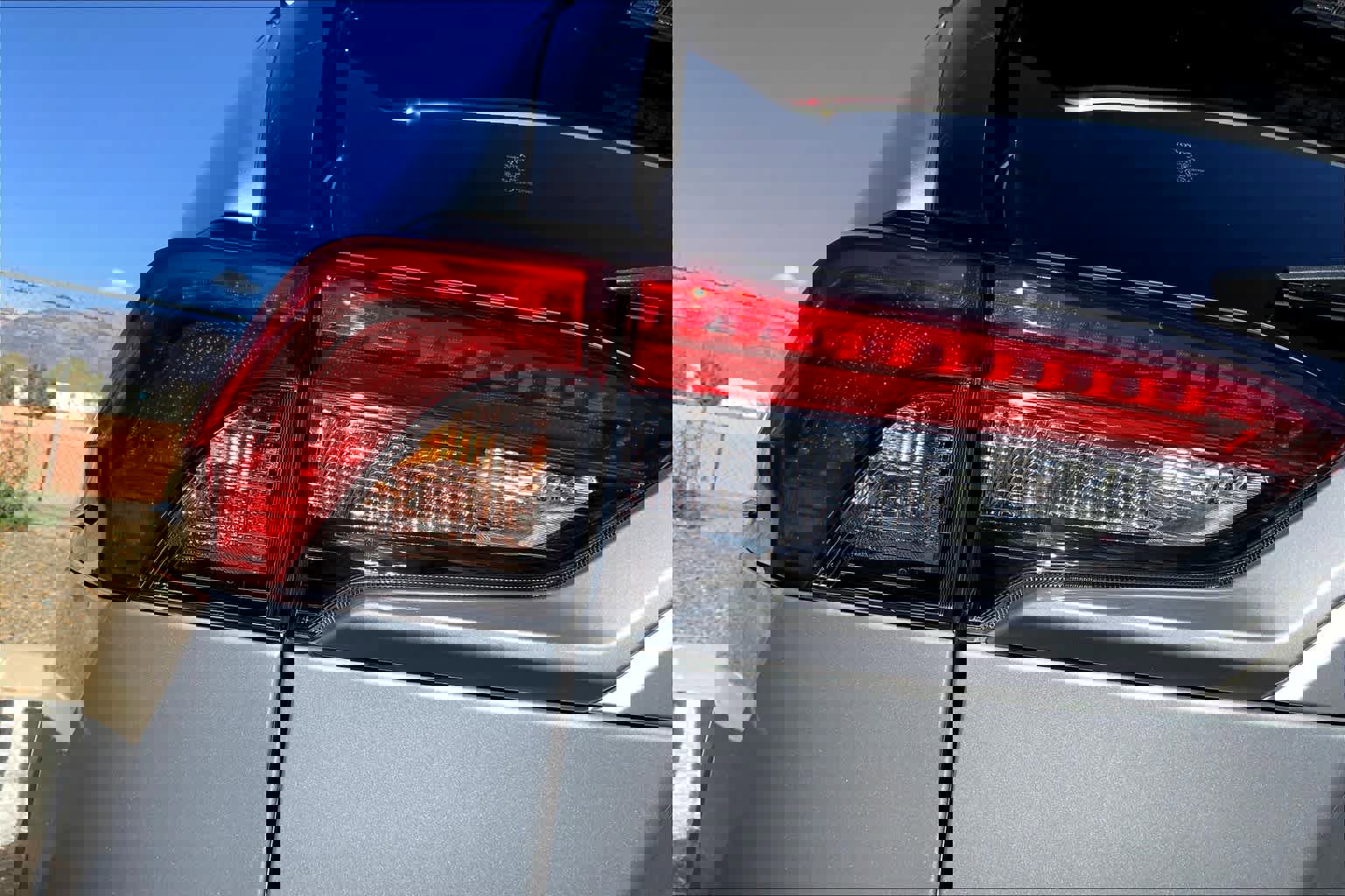 Used 2020 Toyota RAV4 XLE image 27