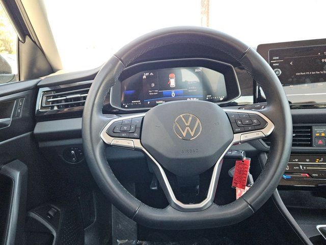Used 2025 Volkswagen Jetta S image 22