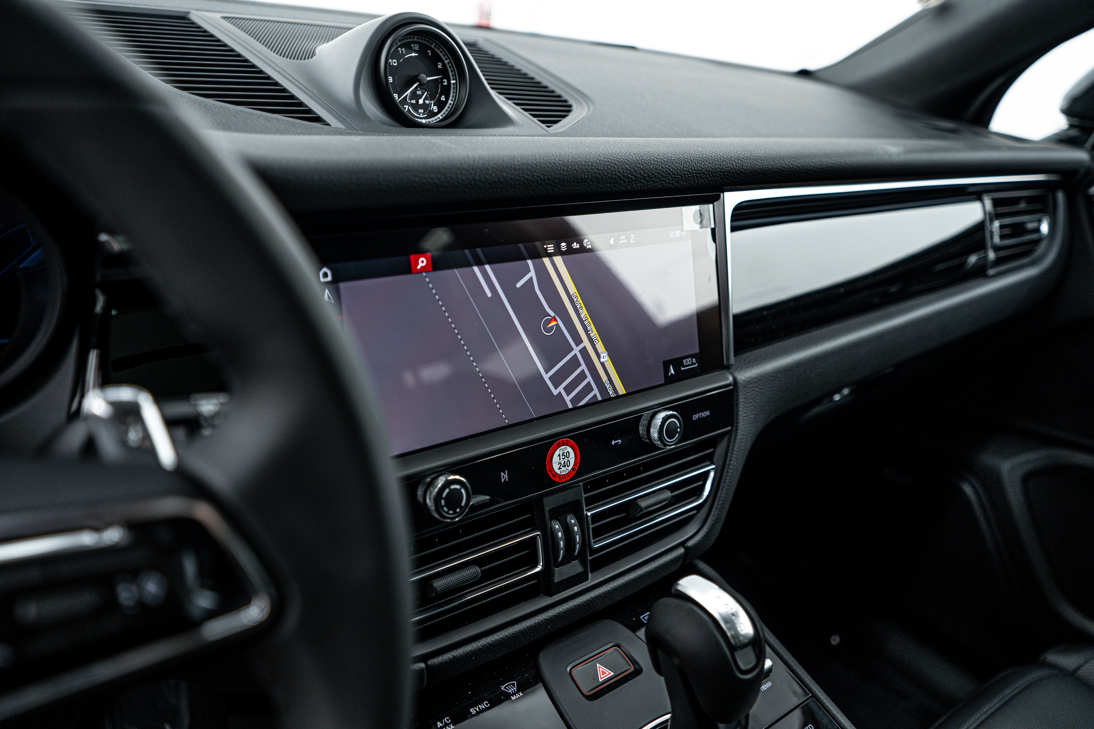 New 2025 Porsche Macan image 15