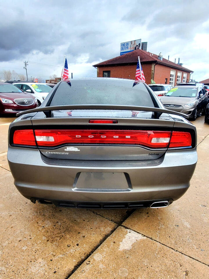 Used 2011 Dodge Charger SE RWD image 8