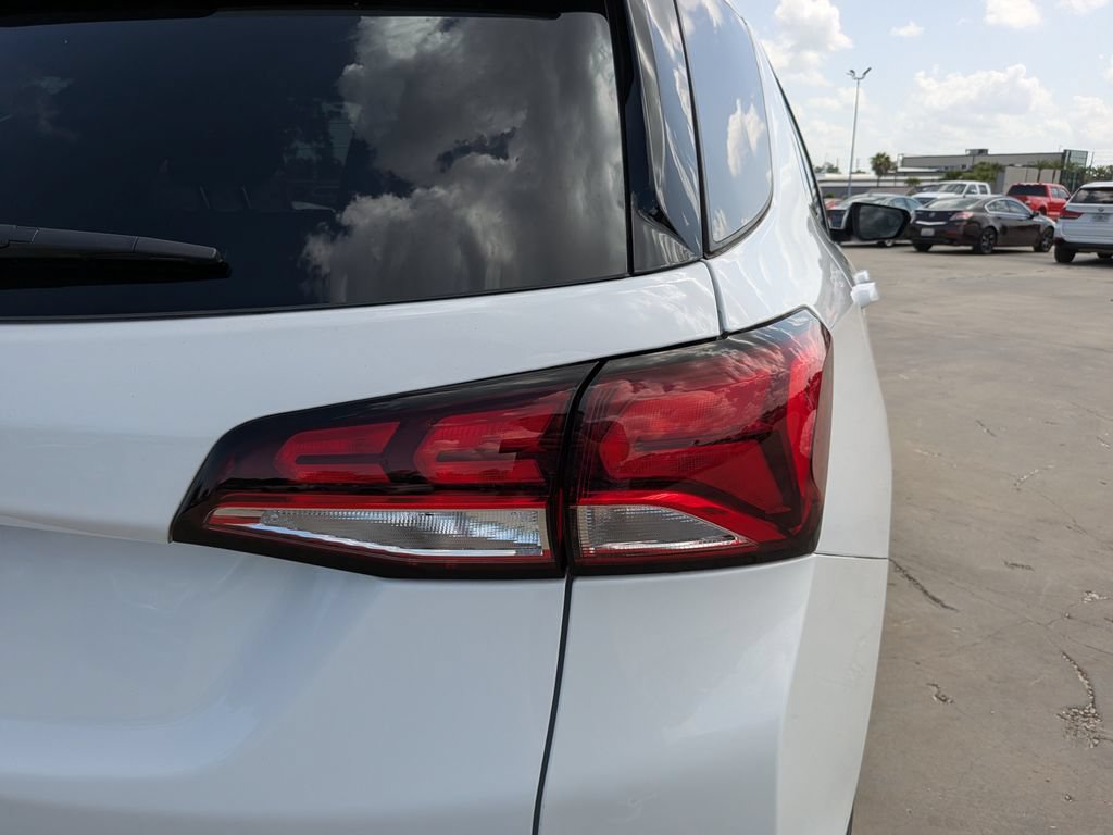 Used 2024 Chevrolet Equinox LT FWD image 11