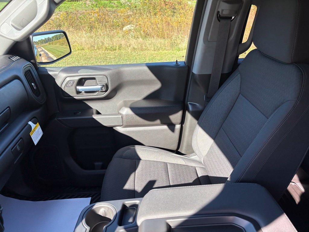 New 2026 Chevrolet Silverado 1500 Custom AWD/4WD image 16