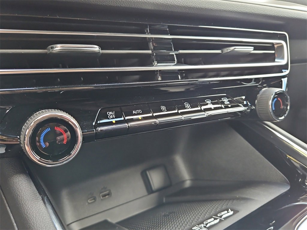 New 2026 Chevrolet Traverse LT w/ Midnight/Sport Edition image 24