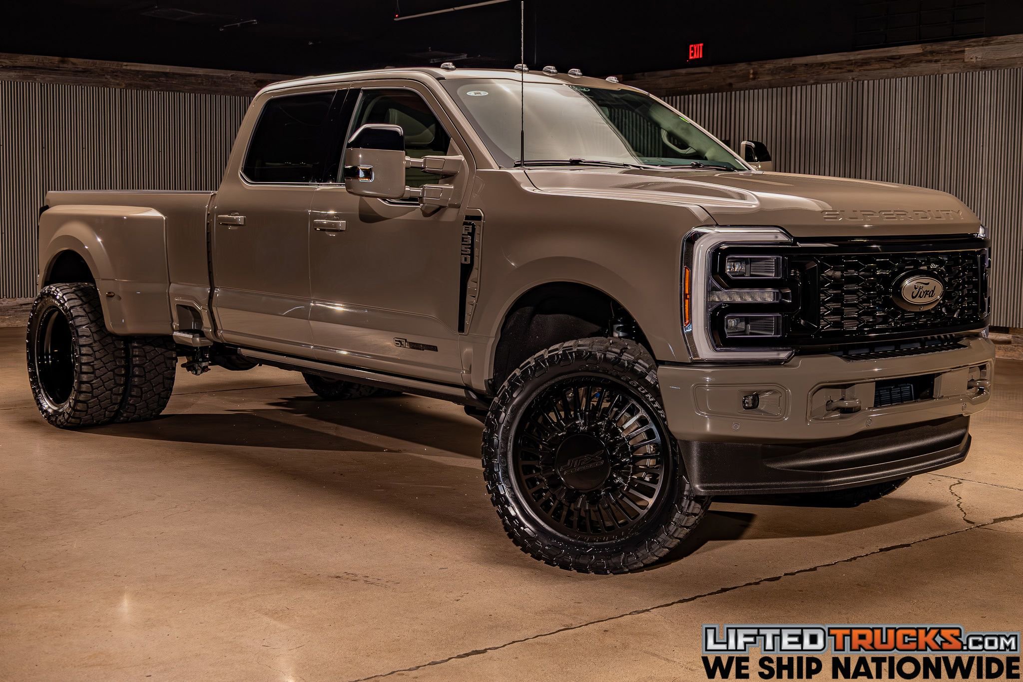 Used 2026 Ford F350 Platinum w/ Platinum Plus Package image 1