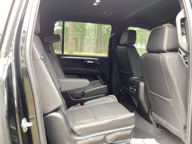 New 2025 Chevrolet Suburban Premier image 22