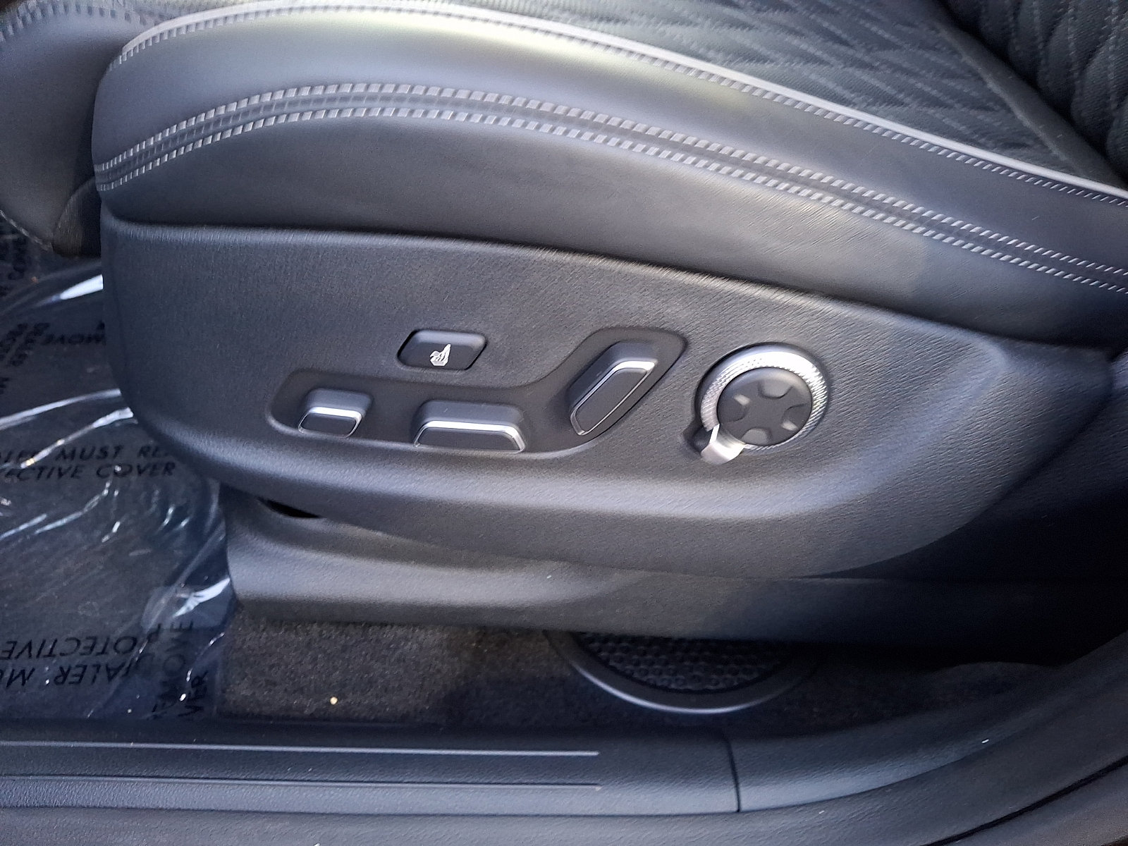 Used 2024 Genesis GV70 3.5T Sport w/ Sport Prestige Package AWD/4WD image 16
