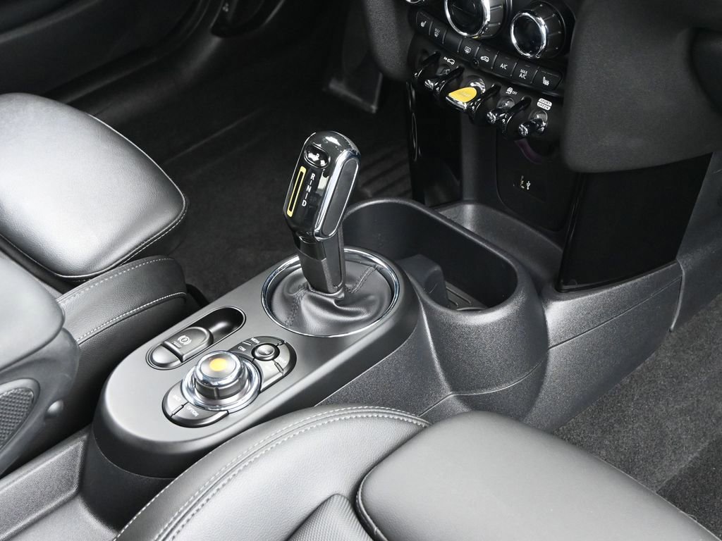 Used 2020 MINI Cooper SE w/ 6.5" Touchscreen Package image 32