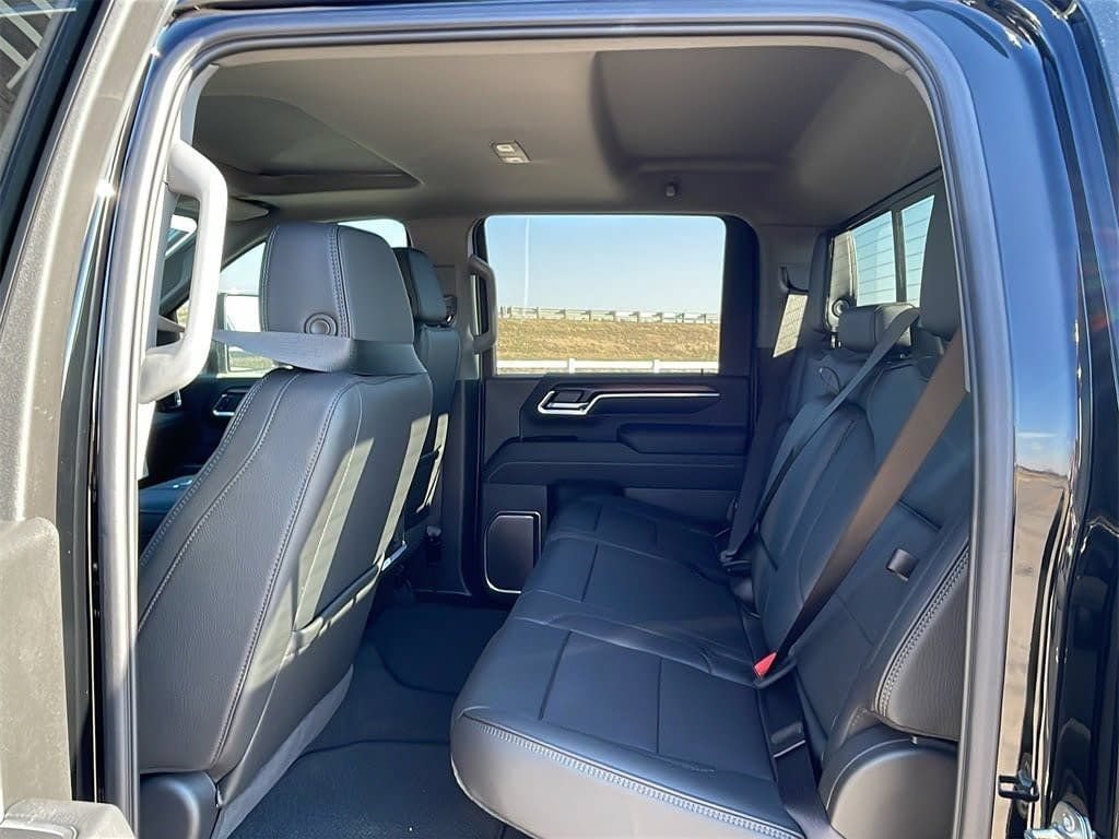 New 2025 GMC Sierra 2500 Denali w/ Denali Reserve Package AWD/4WD image 13