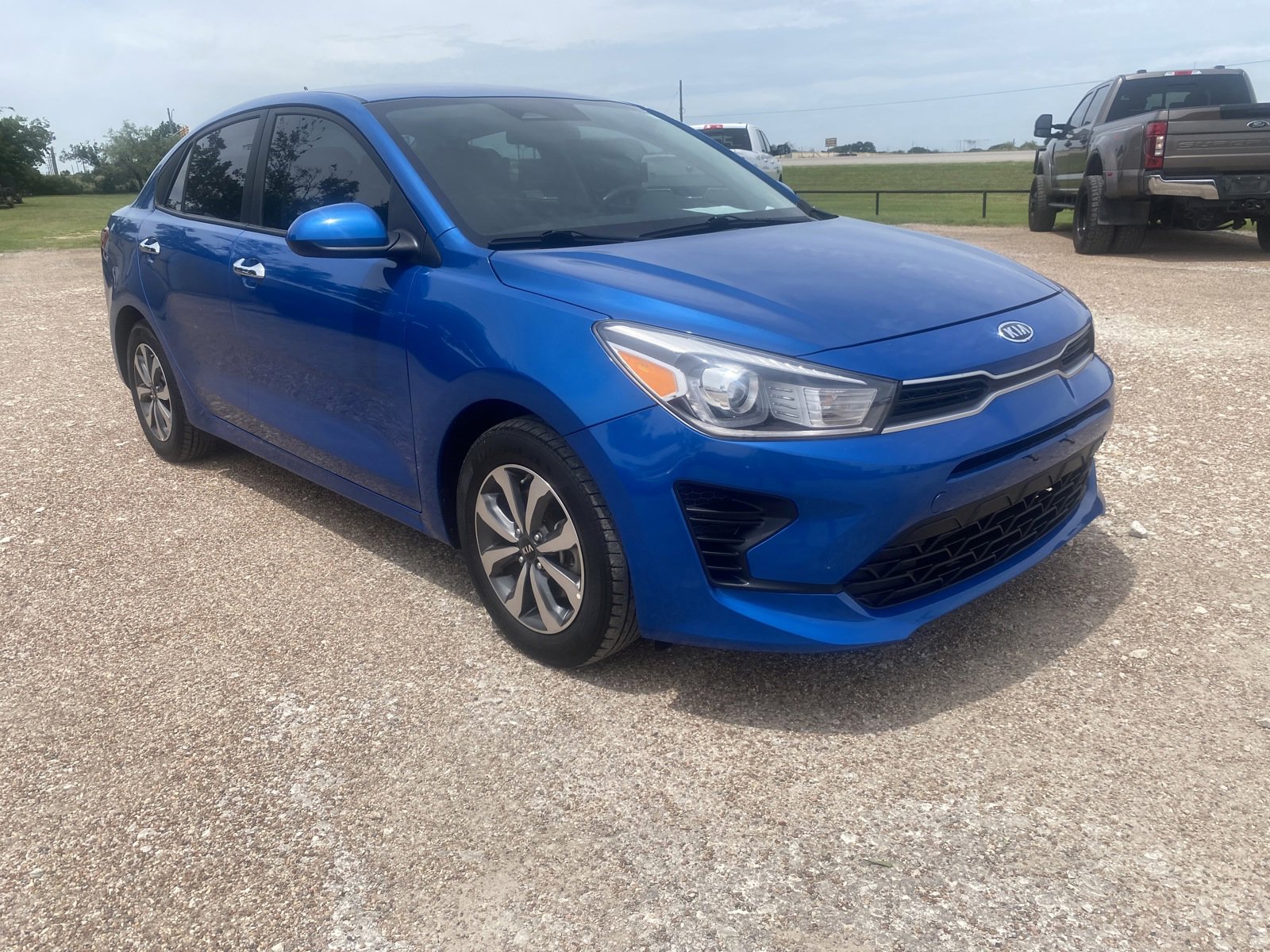 Used 2021 Kia Rio S w/ Technology Package FWD image 3