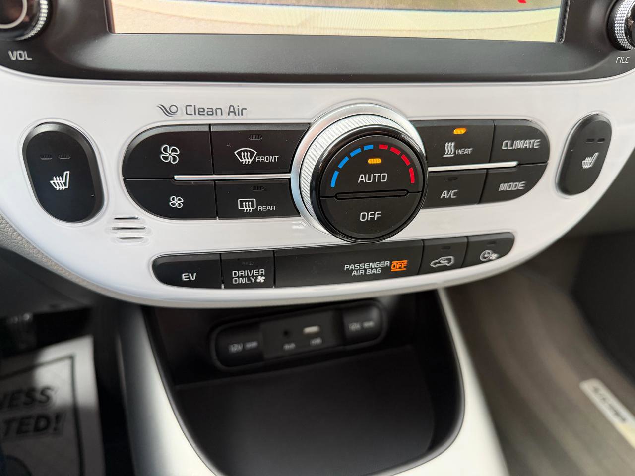 Used 2018 Kia Soul EV image 16
