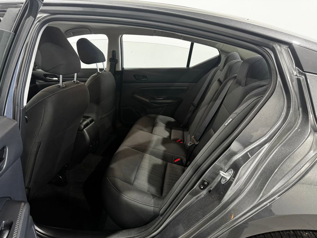 Used 2025 Nissan Altima 2.5 SV image 19