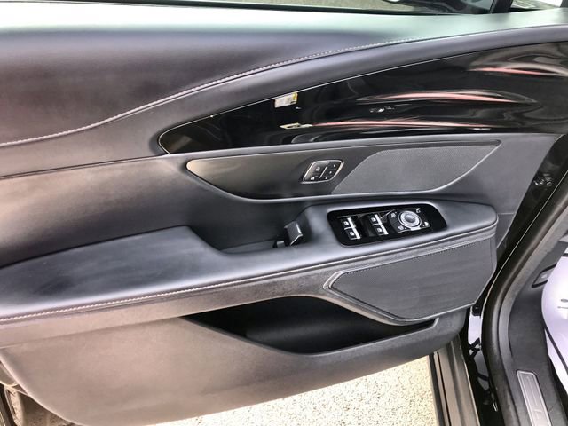 Used 2025 Lincoln Nautilus Premier w/ Jet Appearance Package image 13