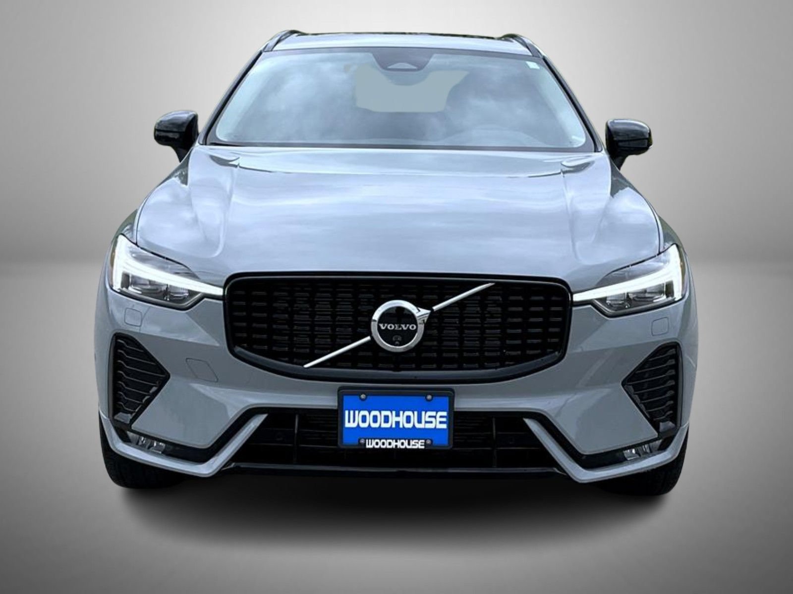 Used 2024 Volvo XC60 B5 Plus w/ Protection Package Premier AWD/4WD image 2