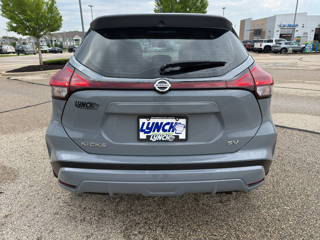 Used 2021 Nissan Kicks SV FWD image 4