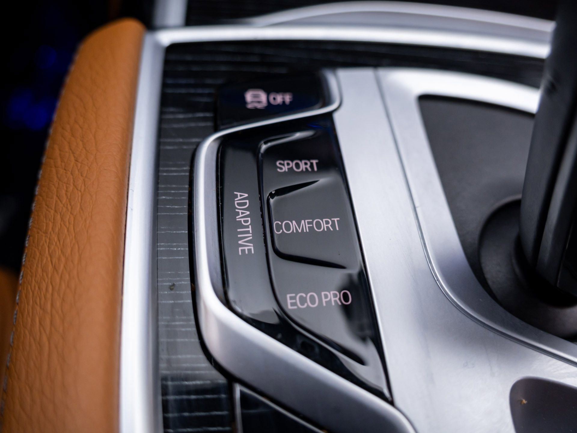 Used 2022 BMW 740i xDrive w/ M Sport Package AWD/4WD image 29