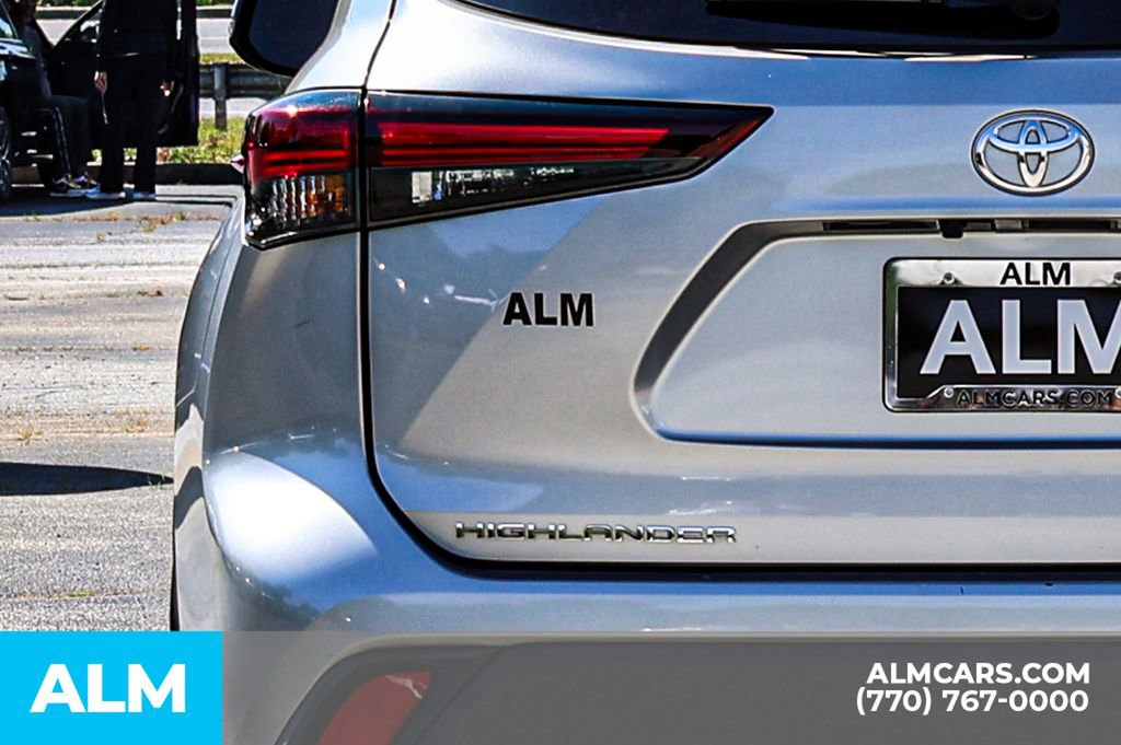 Used 2025 Toyota Highlander LE image 13