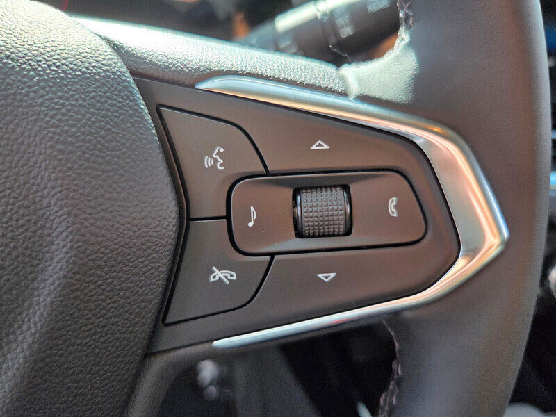Used 2026 Chevrolet Trax ACTIV FWD image 21